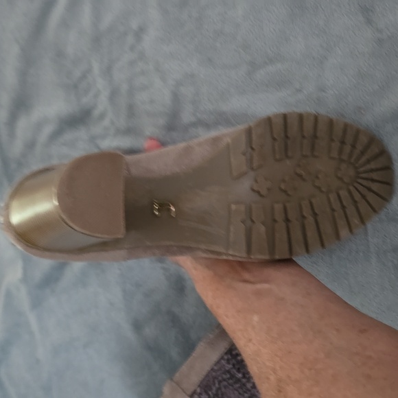 JUICY COUTURE 4 in BOOTS - Picture 3 of 6